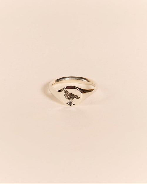 Lightweight Pigeon Signet with Black Diamond