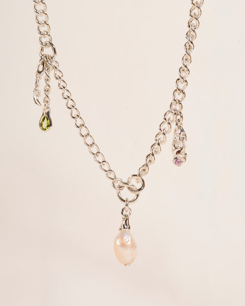 Pearl Dripping Necklace with Peridot