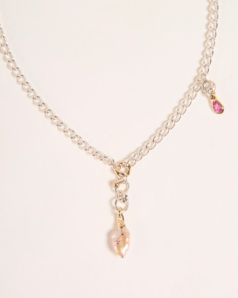 Stigmata Pearl Driblet Necklace
