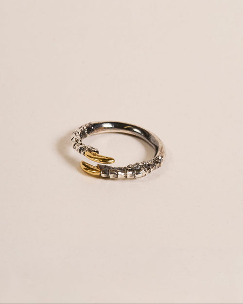 Single Claw Ring