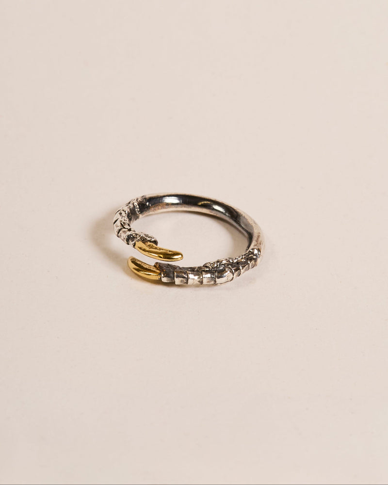 Single Claw Ring