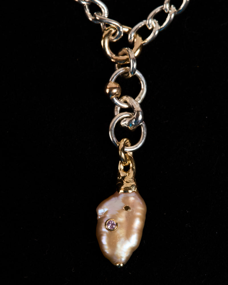 Stigmata Pearl Driblet Necklace
