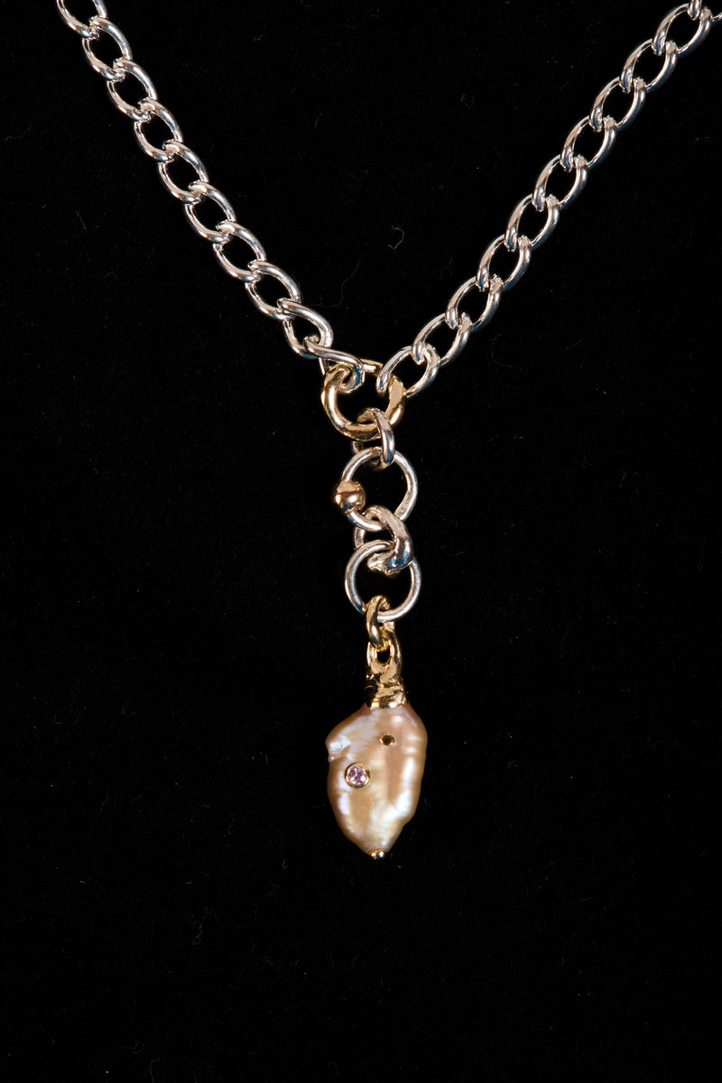 Stigmata Pearl Driblet Necklace