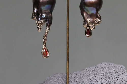 The Shit - Black Pearl, Orange and Red Sapphires 2022